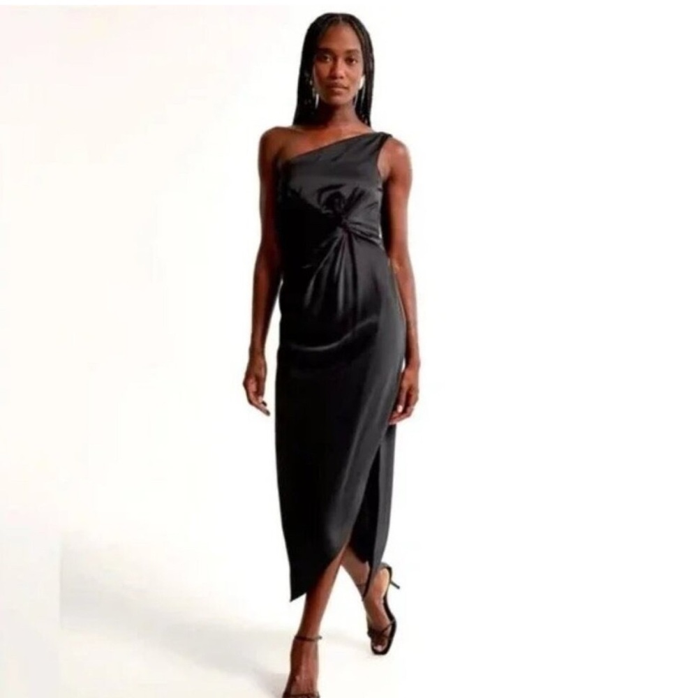 Abercrombie & Fitch Black One-Shoulder Dress